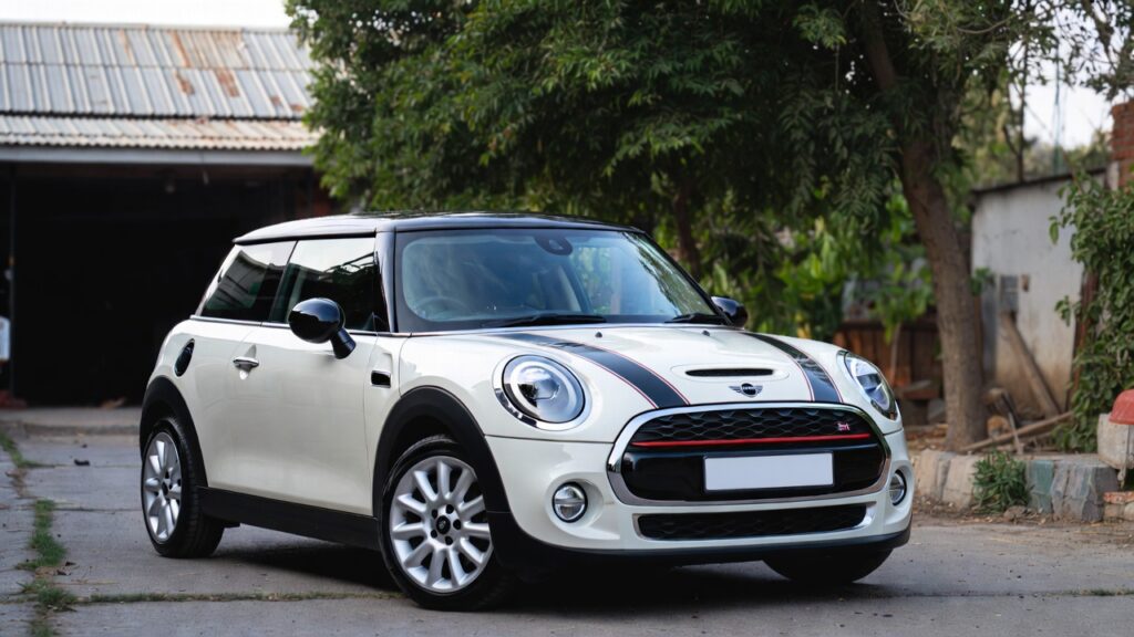 MINI Cooper Finally Arrives in Pakistan Price,Specs and Models in this Car