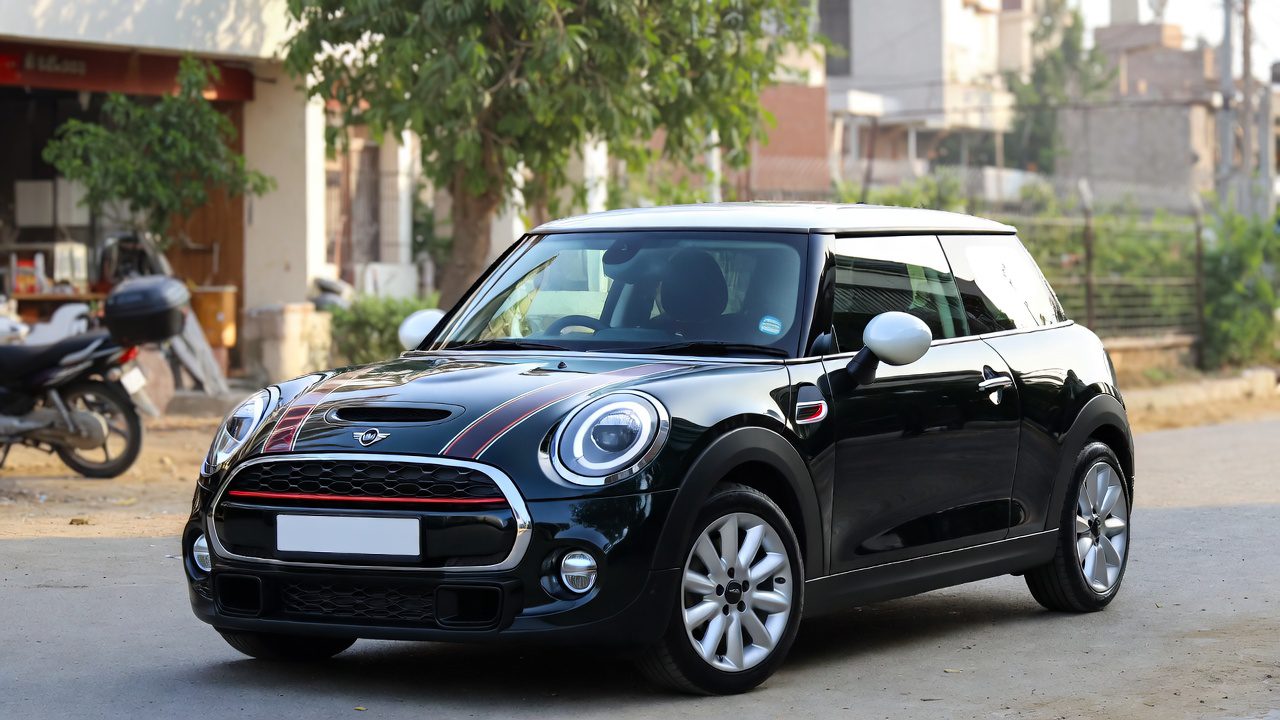 MINI Cooper Finally Arrives in Pakistan Price,Specs and Models in this Car