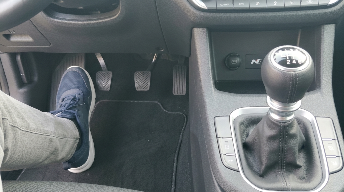 How to Drive a Manual Car: A Complete Guide to Learn, Master, and Rank